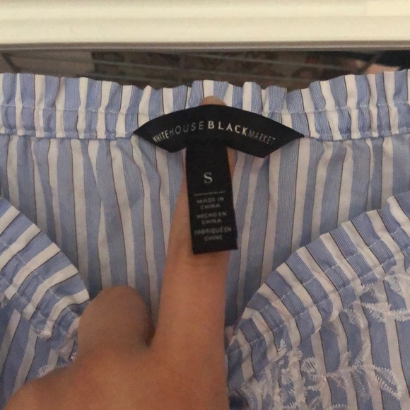 Gorgeous Off the Shoulder Blouse ✨ - Picture 3 of 4